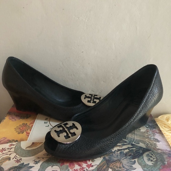 Tory Burch Black Leather Women's Shoes wedges 6.5 peep toe / Iike new - Picture 4 of 5